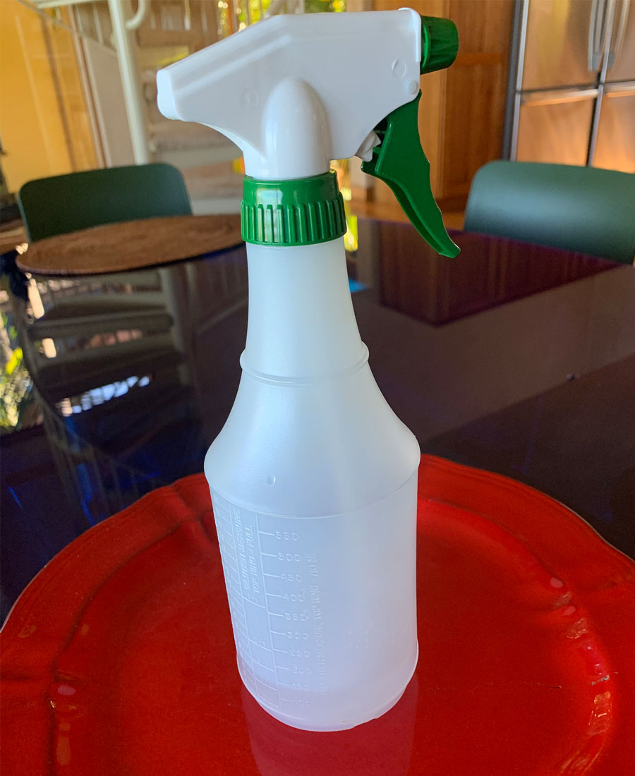 make-your-own-healthy-cleaner-spray-bottle
